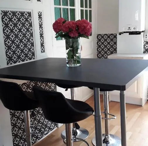 80m2 Dans Belle Demeure דירה *